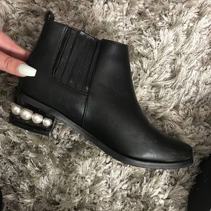 Black boots with beaded heel